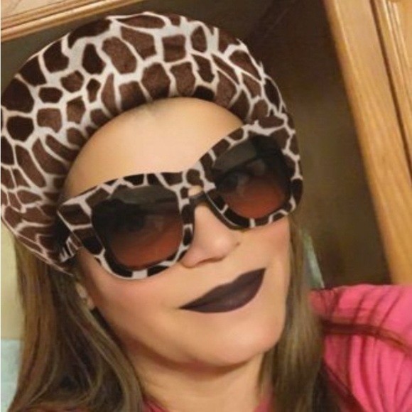 Meet your Posher, Krista - Picture 2 of 2